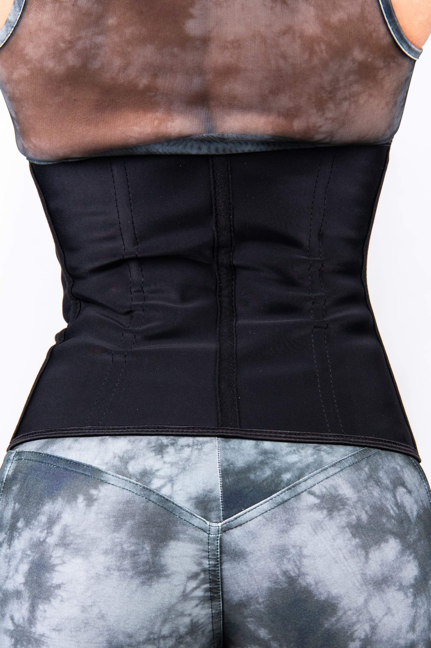 Corsetto Dorsolombare Invisibile Nero – Sostegno & Modellazione